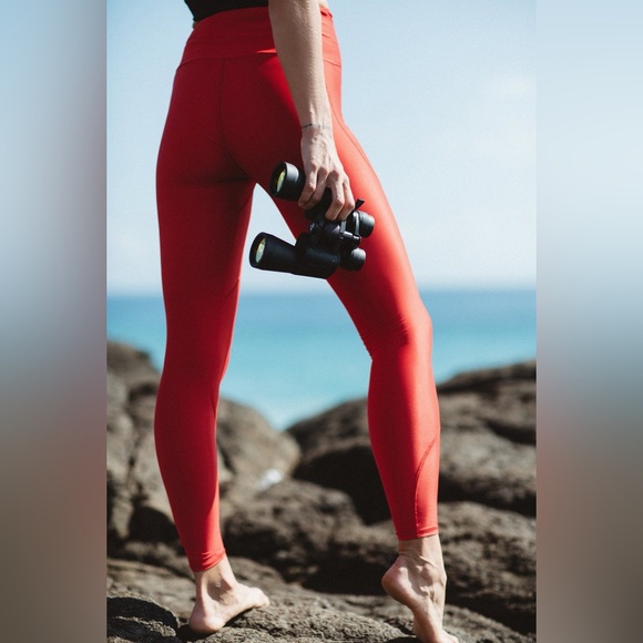 Like new Salt Gypsy Libby Surf Leggings, Small - Picture 3 of 6